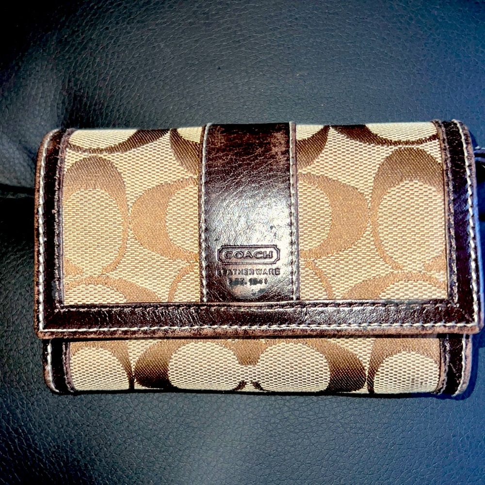 2 Coach wallet set for the price of one and change purse / pouch 👛 ☺️